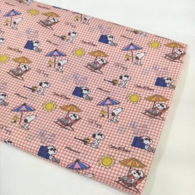 Snoopy em quadrados laranja