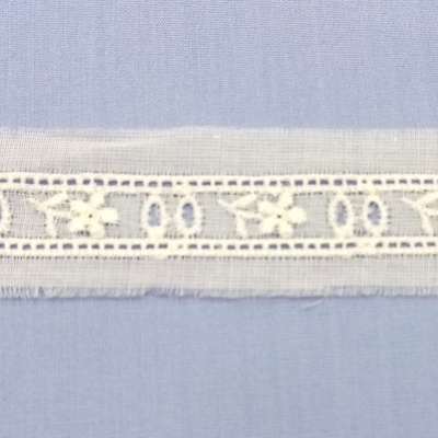 Entremeio com passa fita com flores 482764