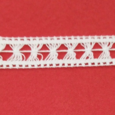 Entremeio de renda branco 197