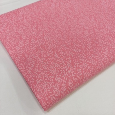 Ramagens em fundo rosa