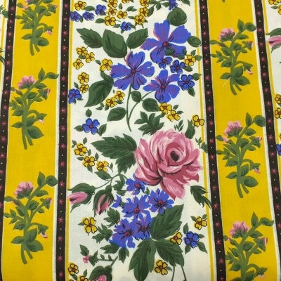 Chita com riscas amarelas  e flores rosa velho