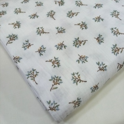 Musselina com ramos em tons de verde