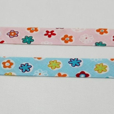 Viés com flores em laranja