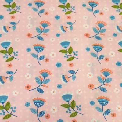 Flores azuis em fundo rosa