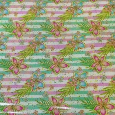 Plastificado com flores em fundo listrado verde menta e rosa