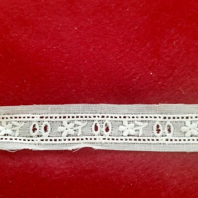 Entremeio com passa fita com flores 482507