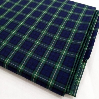 Cambraia escocesa com azul marinho e verde