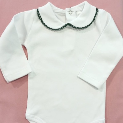 Body cardado com gola aberta