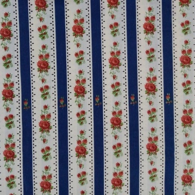 Chita com rosas e riscas azuis