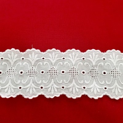 Entremeio com Folhas 47