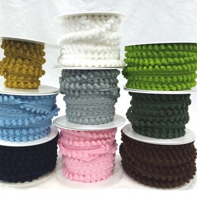 Fita de pompons médios 149