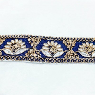 Galão com fundo azul