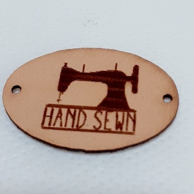 Etiqueta Creativa Hand Sewn