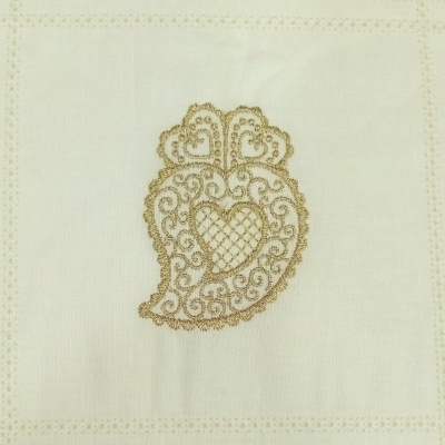 Quadrados de meio linho com corações de  Viana