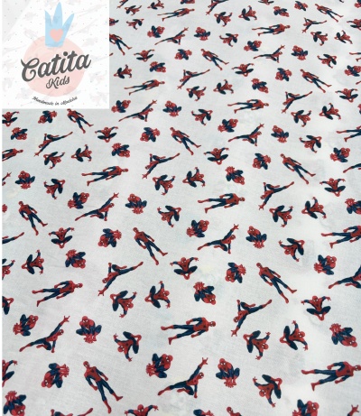 Tecido branco com estampado de Homem-Aranha em várias poses