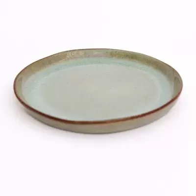 Prato redondo em cerâmica verde e castanho