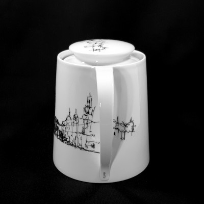 Frasco ou jarro branco de cerâmica com desenhos pretos de edifícios e tampa.