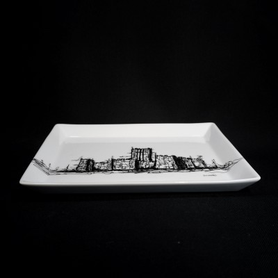 Prato retangular branco com desenho urbano preto