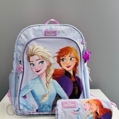 Mochila e estojo Disney Frozen com personagens Elsa e Anna em tecido lilás e detalhes rosas