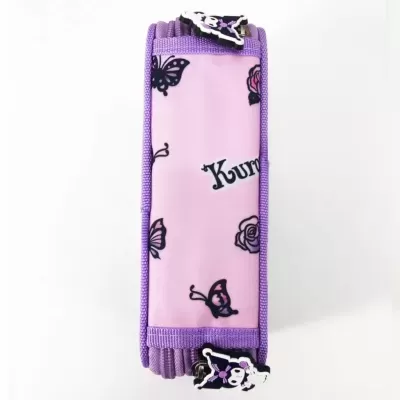 Cinto roxo e lilás com borboletas, rosas e fivelas de personagem