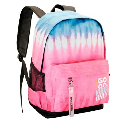 Mochila tie-dye azul e rosa com bolso frontal e alças pretas