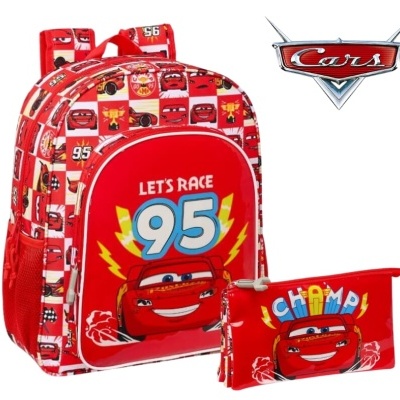 Mochila vermelha e estojo com temática de carros animados, número 95 e textos LET'S RACE 95 e CHAMP.