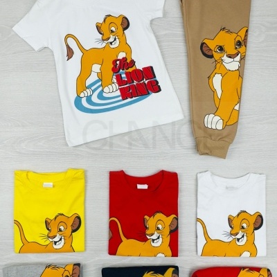 Conjunto infantil t-shirt branca Simba The Lion King e calças bege com estampa Simba
