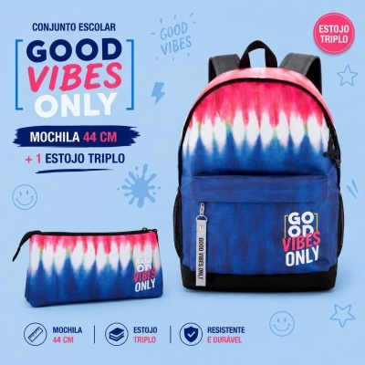 Mochila e estojo triplo escolares com padrão tie-dye azul, branco e vermelho e texto GOOD VIBES ONLY