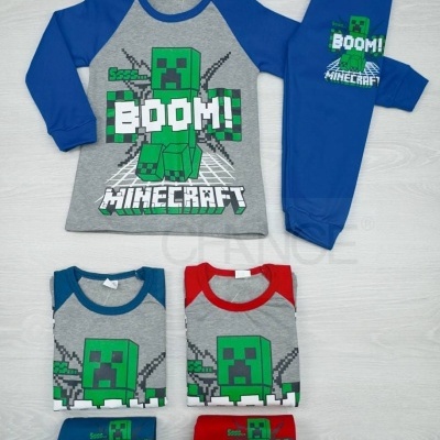 Conjunto de pijama infantil Minecraft com camisa cinzenta e azul e calças azuis.
