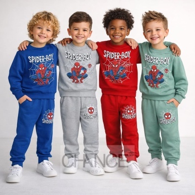 Quatro crianças em conjunto de moletom coloridos com motivo Spider-Boy.