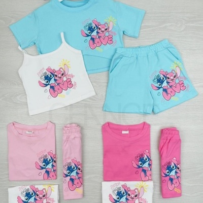 Conjunto de roupa infantil azul, rosa e branco com estampa dos personagens Stitch e Angel e palavra LOVE.