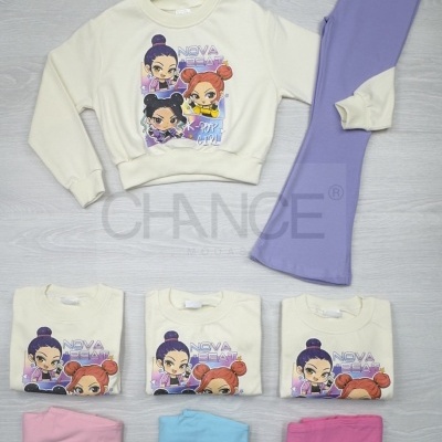 Conjunto infantil creme com estampado K-pop e calças lilás, mais conjuntos com calças rosa claro, azul e rosa escuro