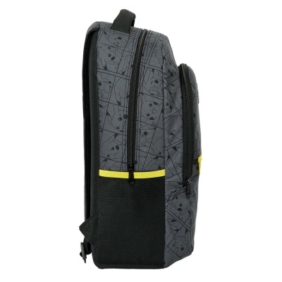 Mochila cinzenta com padrão geométrico e detalhes amarelos, vista lateral