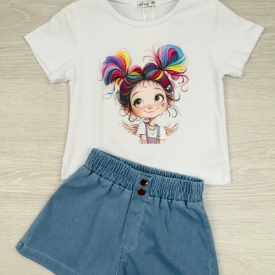 Conjunto infantil t-shirt branca com estampa colorida e calções azuis