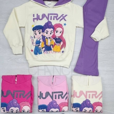 Conjunto infantil com sweatshirts HUNTRIX e leggings coloridas