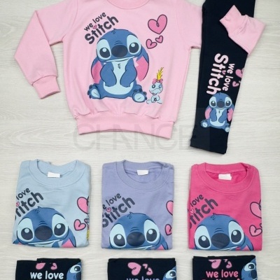 Conjunto infantil de camisola e calças com estampado Stitch e texto we love Stitch em várias cores.