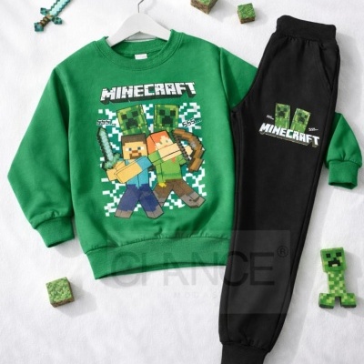 Conjunto infantil verde e preto com estampados Minecraft e brinquedos temáticos