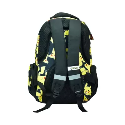 Mochila preta com padrão Pikachu amarela e alças pretas