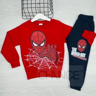 Conjunto infantil Homem-Aranha com camisola vermelha e calças azul-escuras com punhos vermelhos.