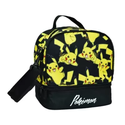 Bolsa pequena preta com padrão Pikachu amarelo e texto Pokémon branco