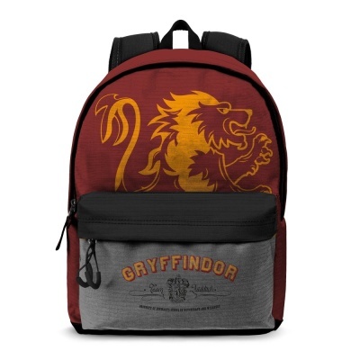 Mochila bordeaux e cinzento com leão amarelo e texto GRYFFINDOR.