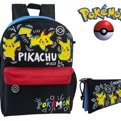 Mochila preta e vermelha com estampas do personagem Pikachu e logo Pokémon