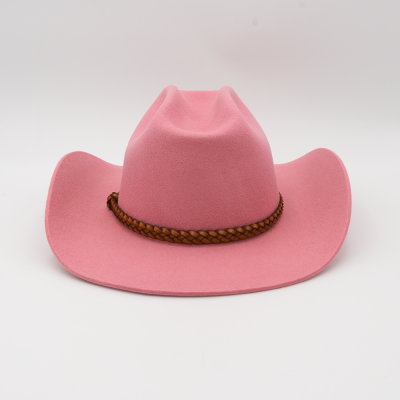 Chapéu cowboy rosa com faixa de couro castanho