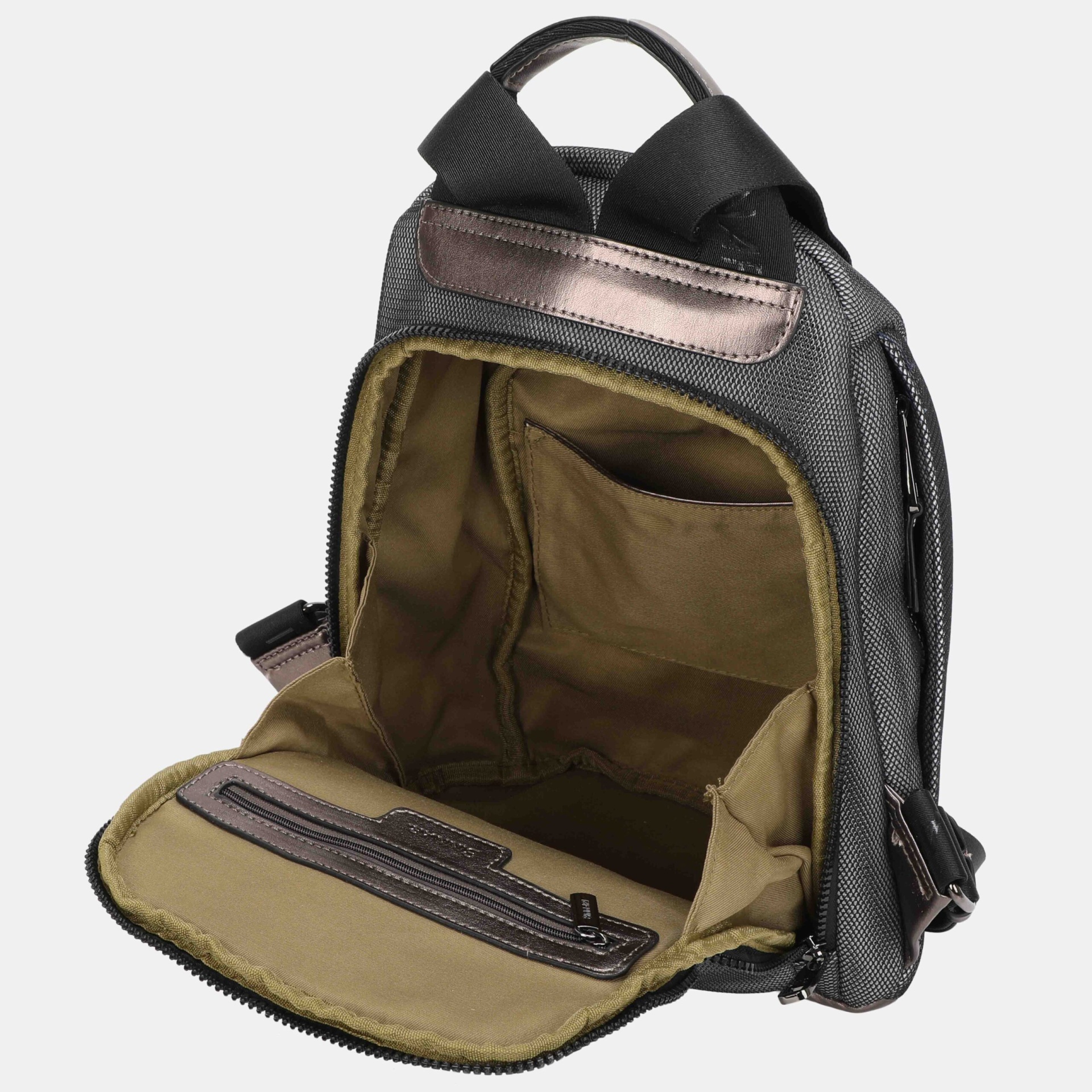 Mochila pequena cinzenta aberta a mostrar interior bege com bolsos