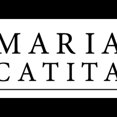 Logótipo com o texto 'MARIA CATITA' em preto e linha horizontal abaixo