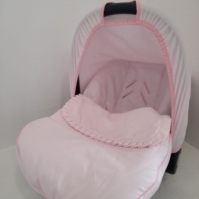 capa cor-de-rosa para alcofa de bebé com proteção e abertura para cinto