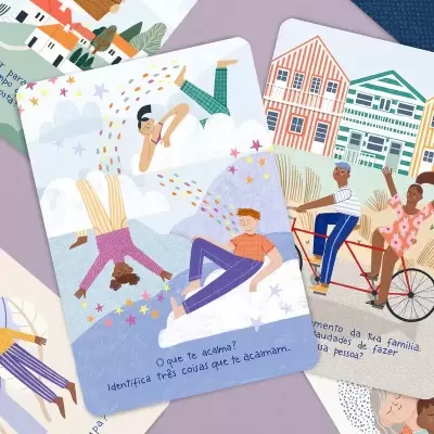Cartas ilustradas coloridas com personagens e texto em português sobre fundo roxo e azul