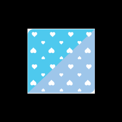 Pano azul com corações brancos e fundo em dois tons de azul.