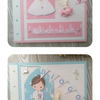 Dois álbuns decorativos para a Primeira Comunhão, um rosa para menina com nome CLAUDIA e um azul para menino com nome DIAGO.