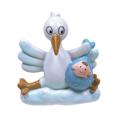 Figura de cerâmica de cegonha com bebé envolto em cobertor azul